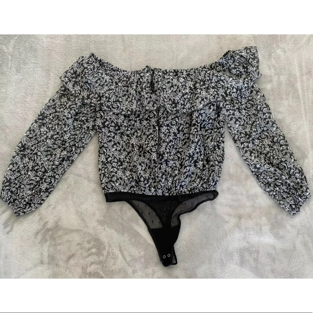 Abercrombie and Fitch Navy Blue Floral Body Suit Sz Small
